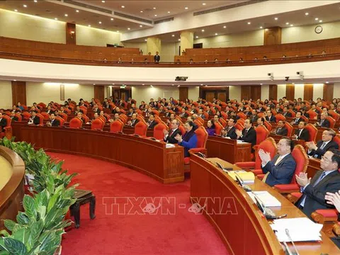 Hội nghị Trung ương 8: Đẩy mạnh phát triển kinh tế - xã hội, tăng cường xây dựng Đảng