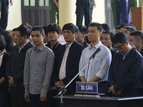 Tiếp tục xét xử vụ đánh bạc nghìn tỷ: Ông Phan Văn Vĩnh nói gì về những món quà xa xỉ?