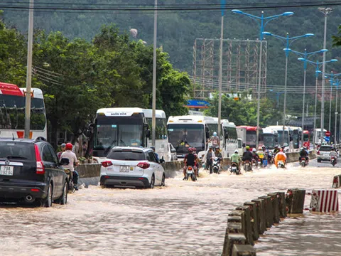 Thành phố Hồ Chí Minh và các tỉnh Nam Bộ đang gồng mình chống bão số 9