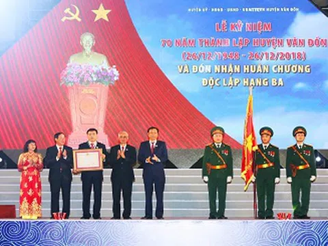 Vân Đồn phấn đấu trở thành cực tăng trưởng mới của Vùng kinh tế trọng điểm Bắc Bộ