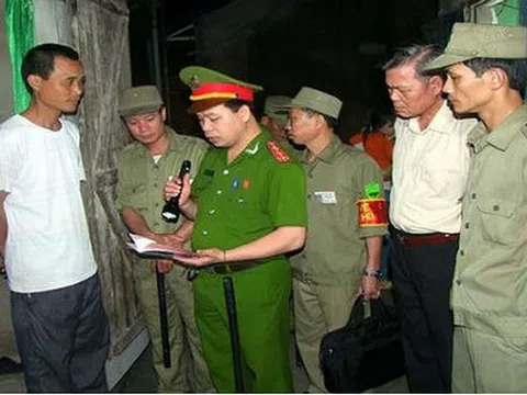 Cảnh sát khu vực có được kiểm tra hành chính giữa đêm?