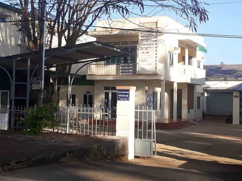 Khởi tố Chi cục trưởng Thi hành án dân sự nhận hối lộ