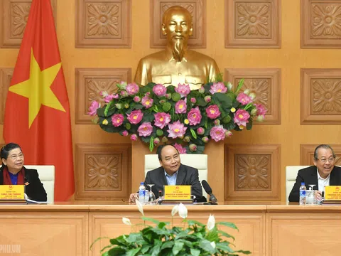 Thủ tướng chủ trì phiên họp Tiểu ban KTXH Đại hội XIII