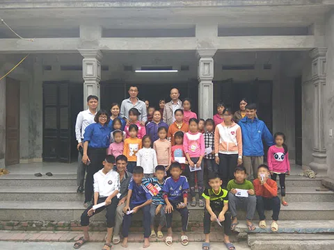 Đoàn Thanh niên Tạp chí Pháp lý chung tay giúp đỡ các hoàn cảnh khó khăn có một mùa Tết đoàn viên