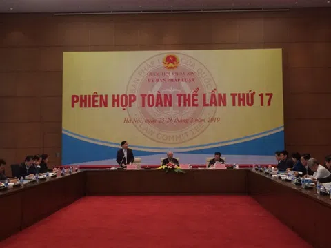 Ủy ban Pháp luật của Quốc hội thẩm tra dự án Luật sửa đổi, bổ sung một số điều của Luật cán bộ, công chức và Luật viên chức