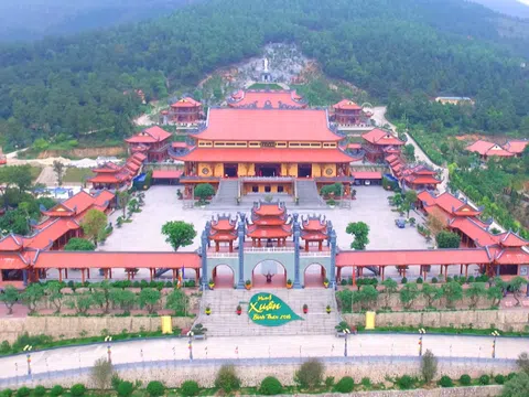 Chùa Ba Vàng "ngốn" hàng trăm tỷ chỉ trong 3 năm xây dựng