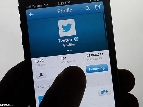 Twitter và Youtube bị lên án