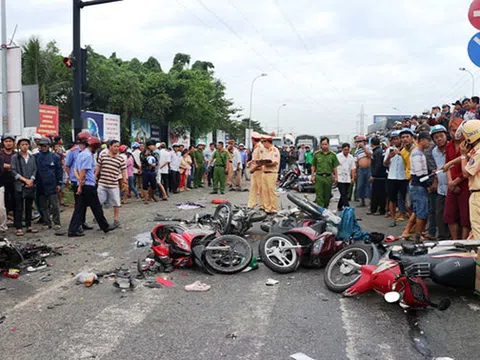 Tìm giải pháp ngăn chặn vấn nạn TNGT:  Nhìn từ chế tài pháp luật đối với lái xe và trách nhiệm người thực thi công vụ (?)