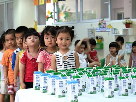 Hàng triệu ly sữa học đường cung cấp cho trẻ em thủ đô Hà Nội mỗi ngày