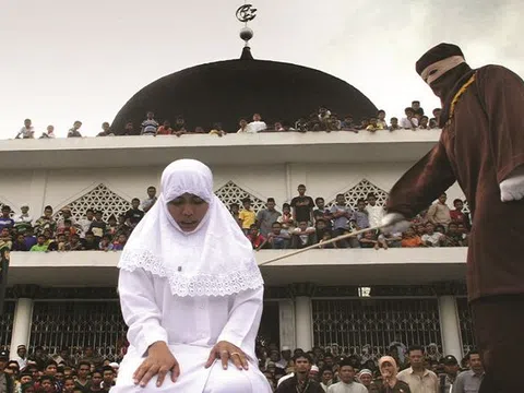 Thế giới lên án luật ném đá đến chết người ngoại tình, tình dục đồng giới ở Brunei