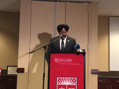 Mỹ: Quan hệ tình dục với học sinh trên 18 tuổi vẫn phạm tội