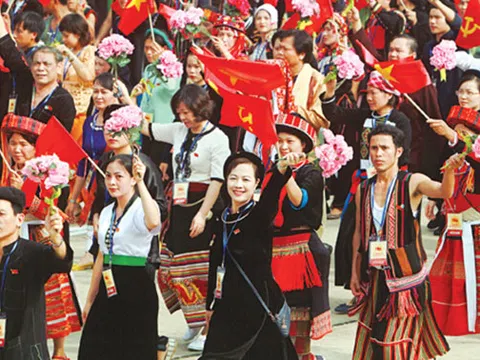 Xây dựng lý luận sắc bén để đấu tranh, phản bác có hiệu quả với quan điểm sai trái, thù địch