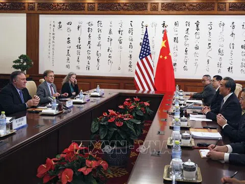 Cấm Huawei dùng công nghệ Mỹ - Nước cờ sai của Tổng thống Trump?