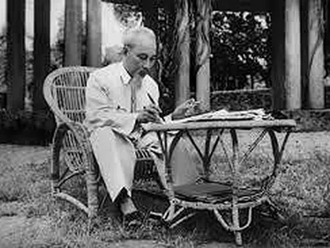 Người là Hồ Chí Minh