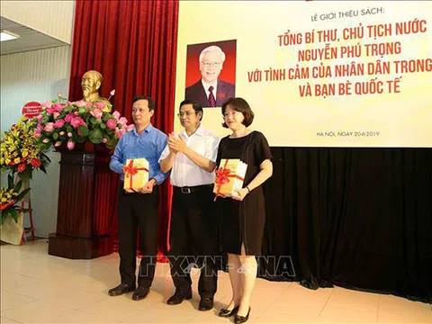 Ra mắt sách 'Tổng Bí thư, Chủ tịch nước Nguyễn Phú Trọng với tình cảm của nhân dân trong nước và bạn bè quốc tế'