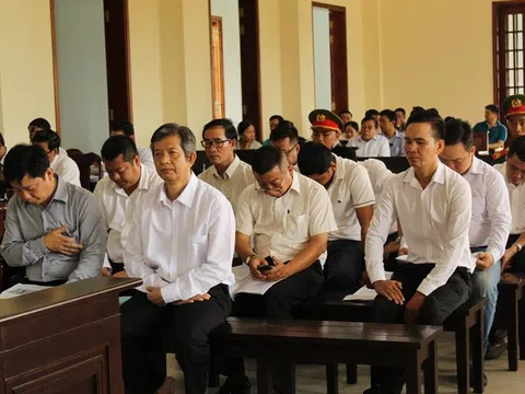 Ngân hàng đòi bồi thường hơn 3000 tỉ