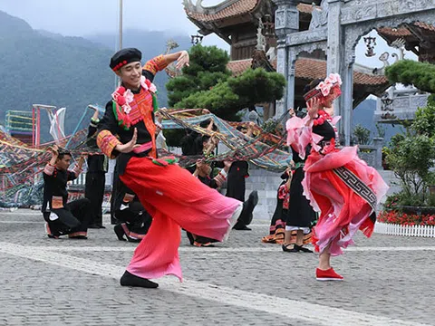 Show diễn "Vũ điệu trên mây" chinh phục khán giả ngay từ ngày đầu ra mắt