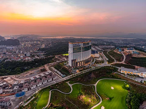 FLC Hạ Long - Thức dậy giữa kỳ quan