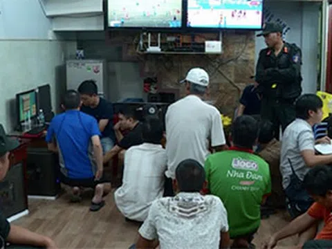 Triệt phá đường dây đánh bạc 2.600 tỷ ở Nha Trang, tạm giữ 13 đối tượng