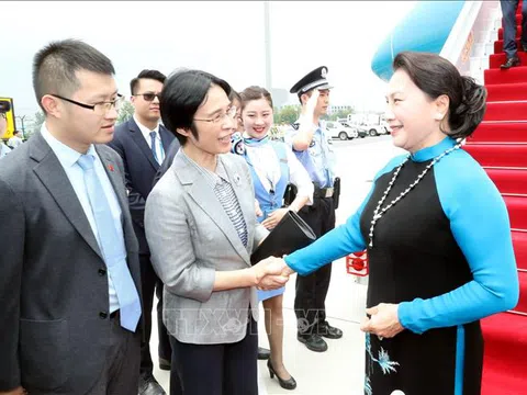 Chủ tịch Quốc hội Nguyễn Thị Kim Ngân tới Giang Tô, bắt đầu thăm chính thức Trung Quốc