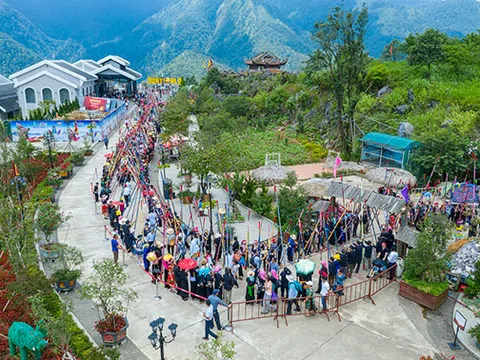 Fansipan xác lập kỷ lục với màn nhảy sạp có số người tham dự đông nhất Việt Nam