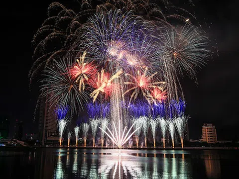 Lễ hội Pháo hoa quốc tế Đà Nẵng: vấn đề “đầu tiên” và câu chuyện “lỗ, lãi”