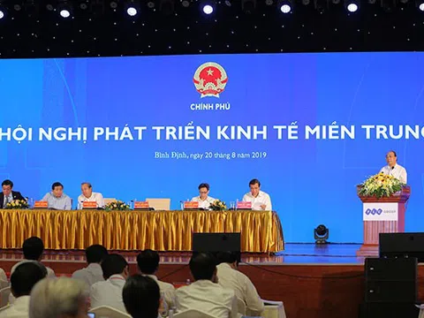 Bình Định trao Giấy chứng nhận đăng ký đầu tư cho 15 dự án với tổng số vốn trên 36.000 tỷ đồng