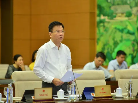 “Việc chưa có luật cụ thể hóa quy định của Hiến pháp cần phải phân tích, đánh giá kỹ”