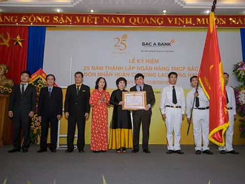 Bắc Á Bank kỷ niệm 25 năm thành lập và đón nhận huân chương lao động hạng Ba