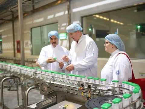 Siêu nhà máy sữa Vinamilk “ghi điểm” với đoàn công tác của Bộ Nông Nghiệp Mỹ