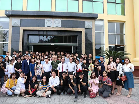 Khoa Tài chính tổ chức gặp mặt tân sinh viên khóa 24