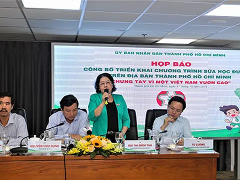 TP. Hồ Chí Minh chính thức triển khai chương trình sữa học đường tại 10 Quận, Huyện