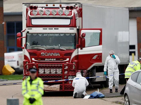 Vụ 39 người thiệt mạng trong container ở Anh:  Tố tụng theo qui định nào? Giải pháp để ngăn chặn hoạt động đưa người đi nước ngoài trái phép ?