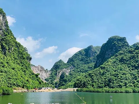 Chỉ đến Hạ Long vào mùa hè, đây là sai lầm lớn