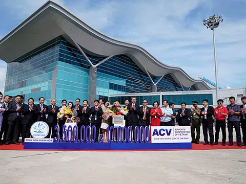 Vietjet cùng Khánh Hòa chào đón vị khách thứ 10 triệu của năm 2019