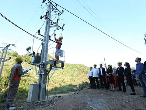 Công ty Điện lực Điện Biên: Hành trình đưa điện về thôn bản vùng cao huyện Mường Nhé.