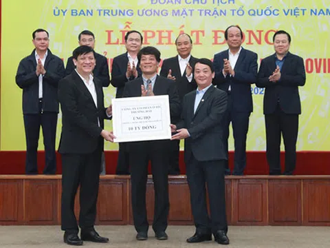 THACO trao 10 tỷ đồng hỗ trợ quỹ phòng chống dịch Covid-19
