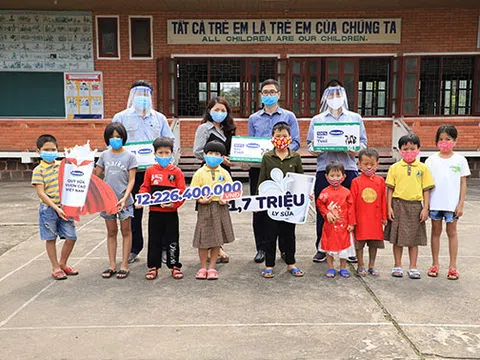 Vinamilk dành 12,5 tỷ đồng chăm sóc dinh dưỡng cho trẻ em khó khăn phòng chống Covid -19
