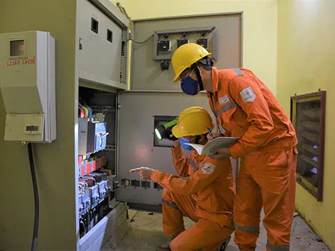 EVNHANOI thầm lặng giữ sáng nguồn điện Thủ đô