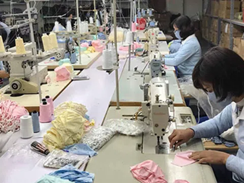 Bộ Công Thương: Cần thận trọng khi đầu tư quy mô lớn để sản xuất khẩu trang