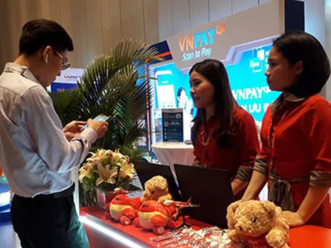 Xã hội không tiền mặt: "Triển khai chính sách, hướng tới tương lai"