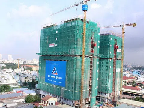 Nhà đầu tư phản ứng tiêu cực, cổ phiếu Đất Xanh bị bán mạnh còn 9.300 đồng