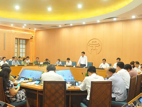 Chủ tịch Nguyễn Đức Chung đề nghị nâng mức cảnh báo Covid - 19 tại Hà Nôi