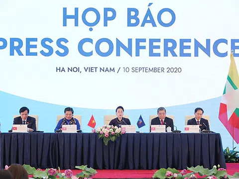 Chủ tịch quốc hội Việt Nam, chủ tịch đại hội đồng AIPA 41 chủ trì họp báo kết qủa đại hội đồng AIPA 41