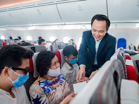 Chủ tịch Bamboo Airways xuất hiện trên khoang tặng quà hành khách trước thềm Quốc khánh 2/9