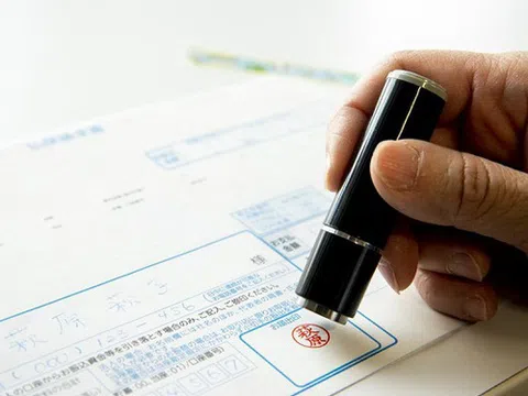 Nhà lập pháp Nhật Bản trở thành tỷ phú nhờ cung cấp dịch vụ chữ ký điện tử trong đại dịch