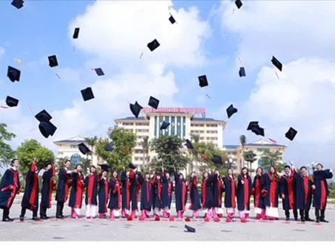 Trường Đại học Kinh doanh và Công nghệ Hà Nội tiếp tục xét tuyển một số ngành: Quản lý nhà nước, Quản lý tài nguyên và môi trường, Công nghệ kỹ thuật môi trường, Kỹ thuật xây dựng, Kiến trúc, Ngôn ngữ Nga - Hàn