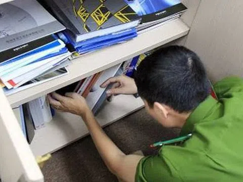 Những dấu hiệu cơ bản của tội Chiếm đoạt tài liệu bí mật nhà nước