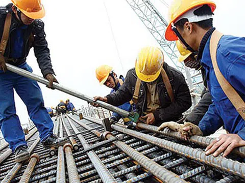 Ngày làm việc đầu tiên của Đại hội XIII