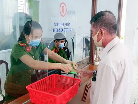 Chuyển từ CMND qua thẻ CCCD gắn chip, có phải đổi sổ hồng?